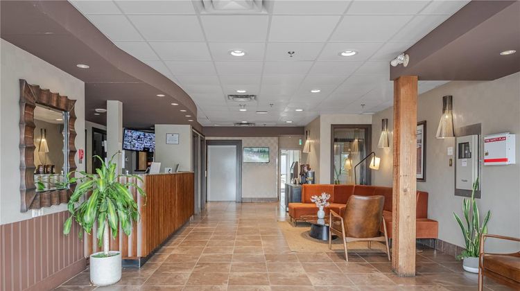 Ramada Langley/Surrey Lobby