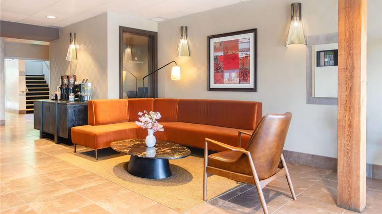 Ramada Langley/Surrey Lobby