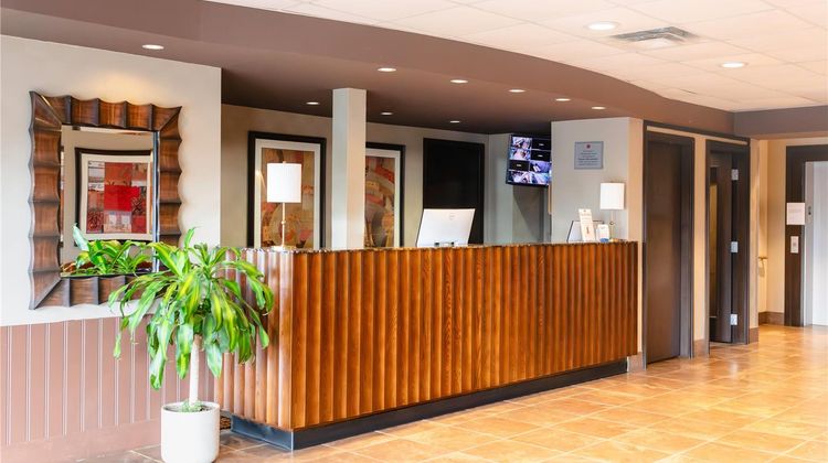 Ramada Langley/Surrey Lobby