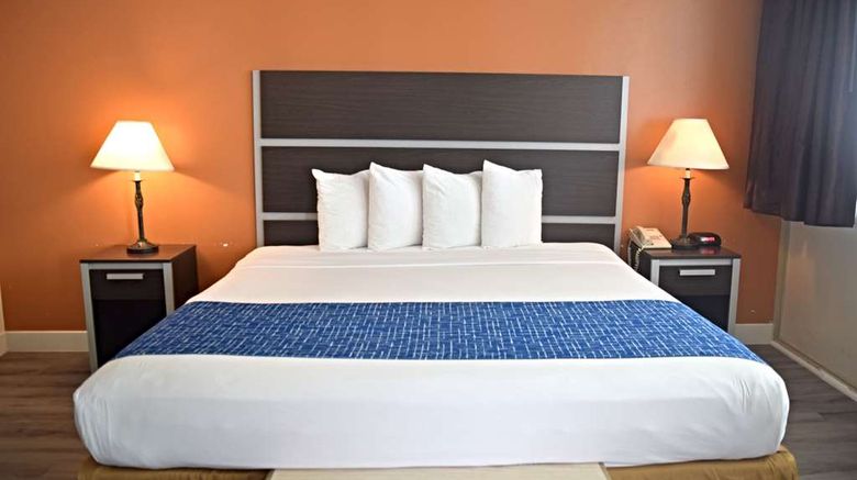 <b>Travelodge San Francisco Airport North Room</b>. Images powered by <a href="https://iceportal.shijigroup.com/" title="IcePortal" target="_blank">IcePortal</a>.