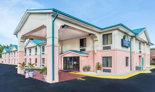 Days Inn Panama City/Callaway Exterior