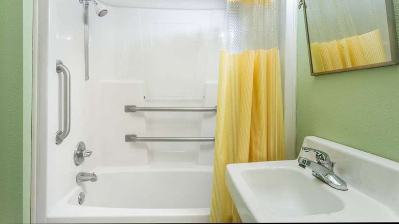 <b>Days Inn Panama City/Callaway Room</b>. Images powered by <a href="https://iceportal.shijigroup.com/" title="IcePortal" target="_blank">IcePortal</a>.
