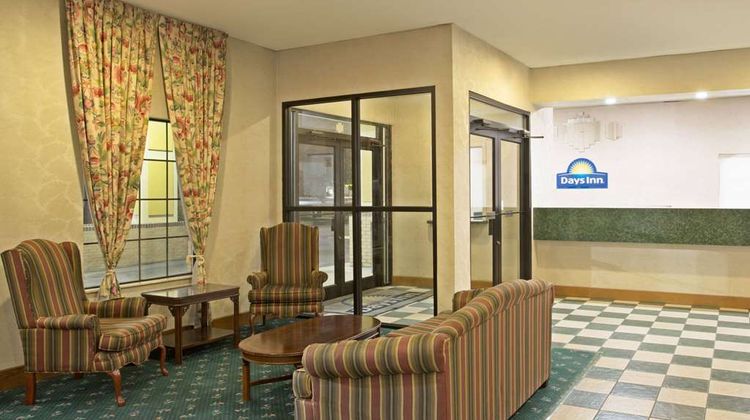 Days Inn Hammond Lobby