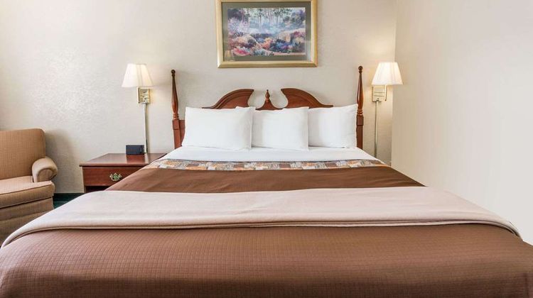 Knights Inn Peru Room