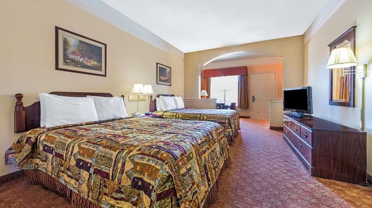 Super 8 Greenville Room