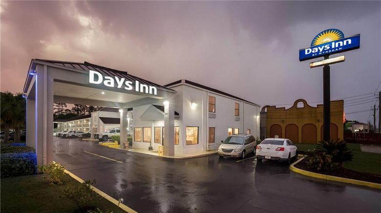 <b>Days Inn Bainbridge Exterior</b>. Images powered by <a href="https://iceportal.shijigroup.com/" title="IcePortal" target="_blank">IcePortal</a>.