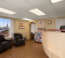 Super 8 Austin Downtown/Capitol Area Lobby