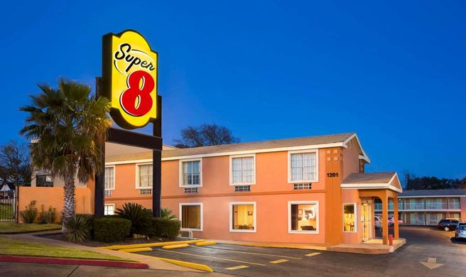 Super 8 Austin Downtown/Capitol Area Exterior