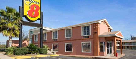 Super 8 Austin Downtown/Capitol Area Exterior