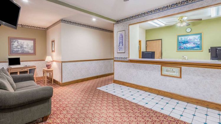 Super 8 Platte City Kansas City Area Lobby