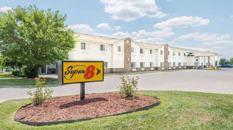 Super 8 Platte City Kansas City Area Exterior