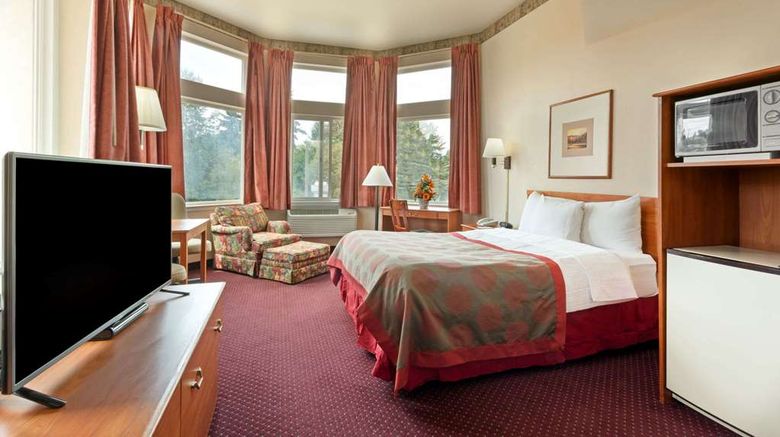 <b>Ramada SeaTac Airport North Room</b>. Images powered by <a href="https://iceportal.shijigroup.com/" title="IcePortal" target="_blank">IcePortal</a>.