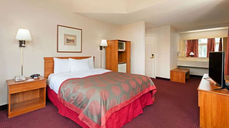 <b>Ramada SeaTac Airport North Room</b>. Images powered by <a href="https://iceportal.shijigroup.com/" title="IcePortal" target="_blank">IcePortal</a>.