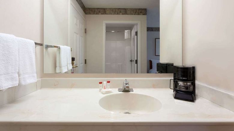 <b>Ramada SeaTac Airport North Room</b>. Images powered by <a href="https://iceportal.shijigroup.com/" title="IcePortal" target="_blank">IcePortal</a>.