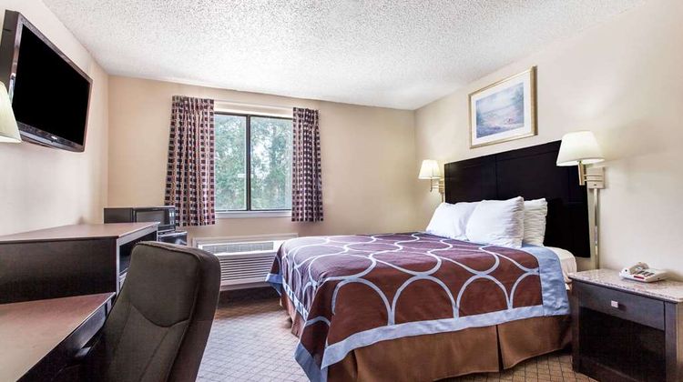 Super 8 Cleveland Room