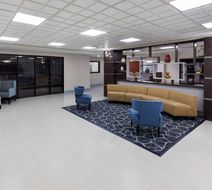 Wingate by Wyndham Sulphur Lobby