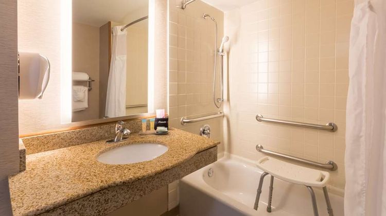 Wingate by Wyndham Convention Ctr Room
