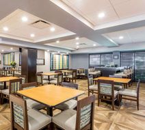 Wingate by Wyndham Convention Ctr Lobby