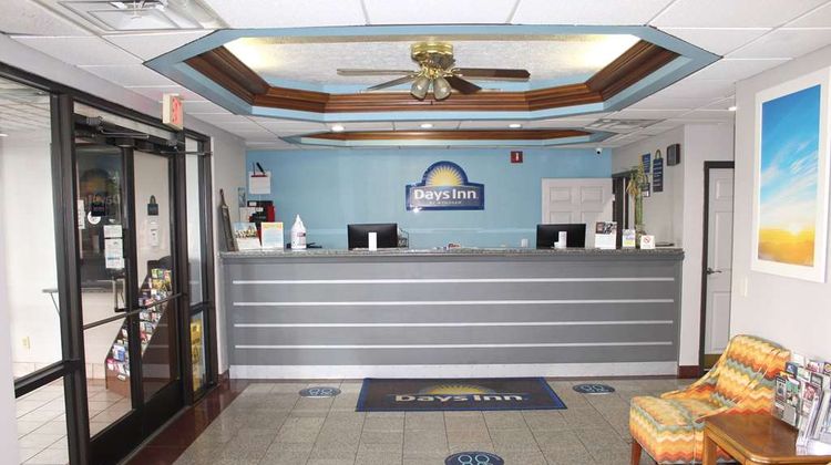 Days Inn Franklin Lobby