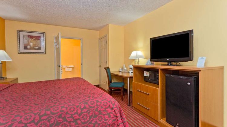 Days Inn Franklin Suite