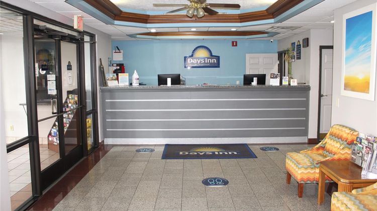 Days Inn Franklin Lobby