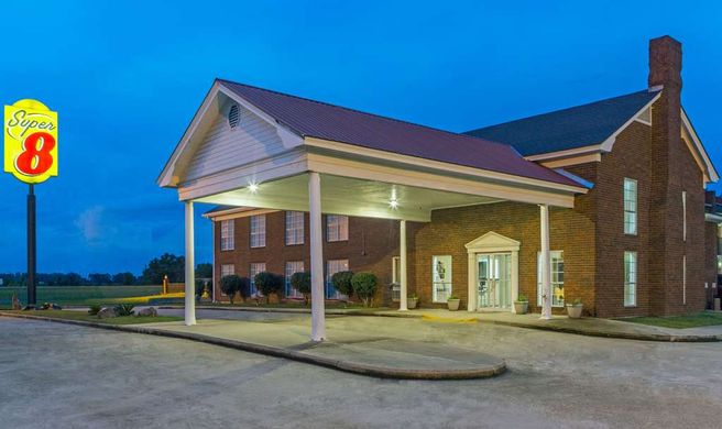 Super 8 Tallulah Exterior