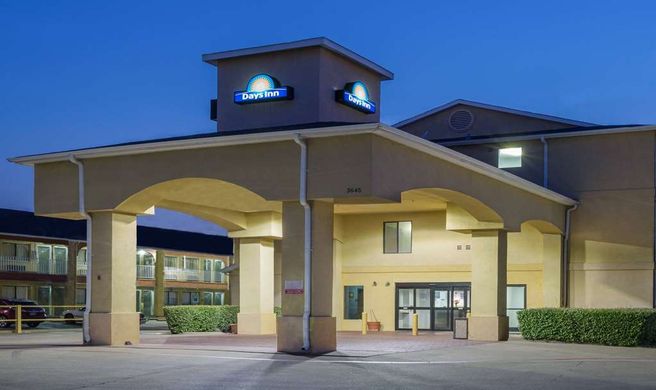Days Inn Dallas Garland West Exterior