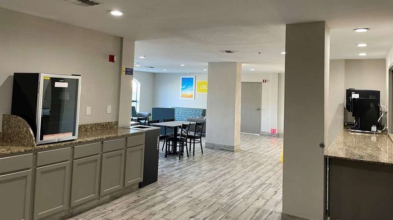<b>Days Inn Dallas Garland West Lobby</b>. Images powered by <a href="https://iceportal.shijigroup.com/" title="IcePortal" target="_blank">IcePortal</a>.