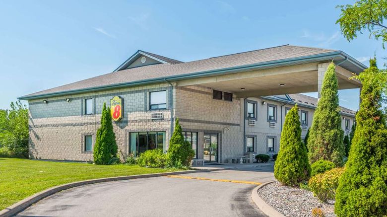 Super 8 Windsor Exterior. Images powered by <a href="https://iceportal.shijigroup.com" target="_blank" rel="noopener">Ice Portal</a>.