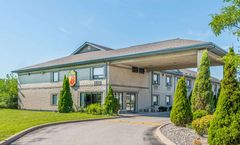 Super 8 Windsor