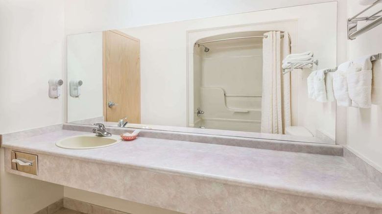 <b>Super 8 Windsor Room</b>. Images powered by <a href="https://iceportal.shijigroup.com/" title="IcePortal" target="_blank">IcePortal</a>.