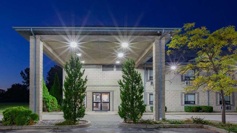 <b>Super 8 Windsor Exterior</b>. Images powered by <a href="https://iceportal.shijigroup.com/" title="IcePortal" target="_blank">IcePortal</a>.