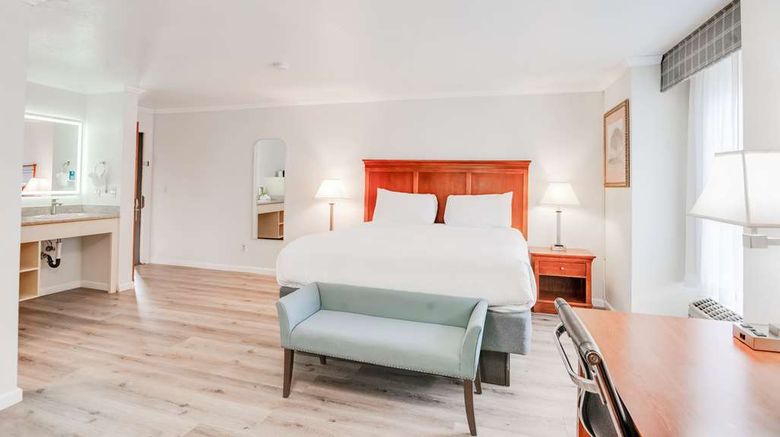 <b>Ramada by Wyndham Mountain View Room</b>. Images powered by <a href="https://iceportal.shijigroup.com/" title="IcePortal" target="_blank">IcePortal</a>.
