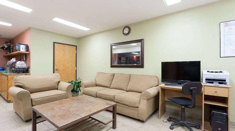 <b>Days Inn of Reidsville Lobby</b>. Images powered by <a href="https://iceportal.shijigroup.com/" title="IcePortal" target="_blank">IcePortal</a>.
