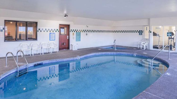 Travelodge Suites Newberg Pool