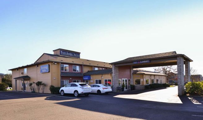 Travelodge Suites Newberg Exterior