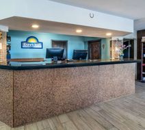 Days Inn Lamar Lobby