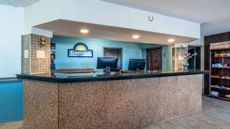 Days Inn Lamar Lobby