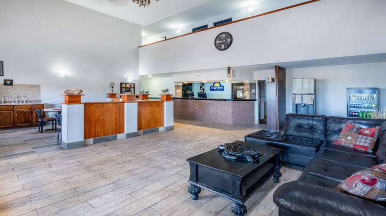<b>Days Inn Lamar Lobby</b>. Images powered by <a href="https://iceportal.shijigroup.com/" title="IcePortal" target="_blank">IcePortal</a>.