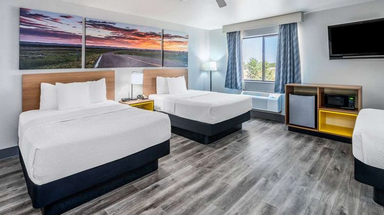 Days Inn Lamar Suite