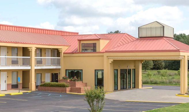 Super 8 Madison/Ridgeland Area Exterior