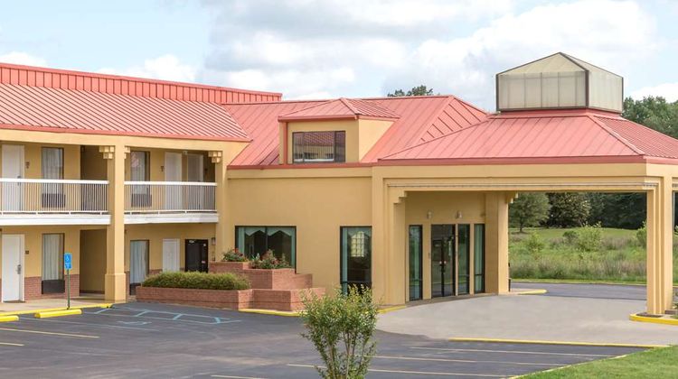 Super 8 Madison/Ridgeland Area Exterior