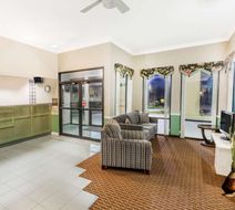 Super 8 Madison/Ridgeland Area Lobby