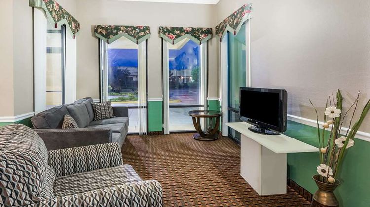 Super 8 Madison/Ridgeland Area Lobby
