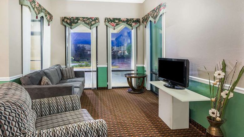 <b>Super 8 Madison/Ridgeland Area Lobby</b>. Images powered by <a href="https://iceportal.shijigroup.com/" title="IcePortal" target="_blank">IcePortal</a>.