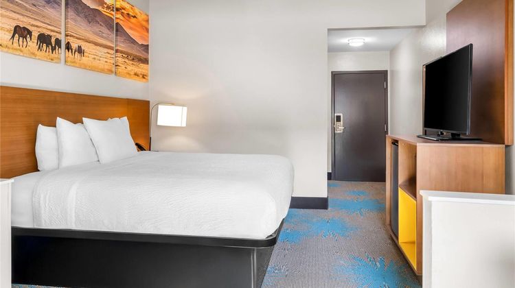 Days Inn & Suites Ridgeland Suite