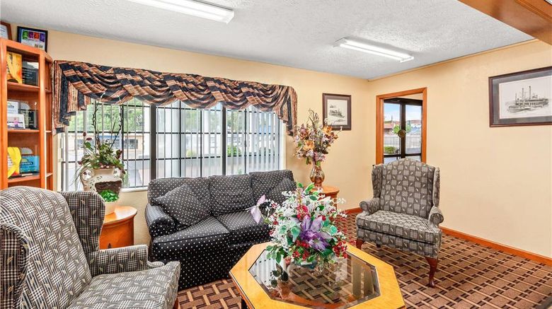 <b>Days Inn Lexington Lobby</b>. Images powered by <a href="https://iceportal.shijigroup.com/" title="IcePortal" target="_blank">IcePortal</a>.
