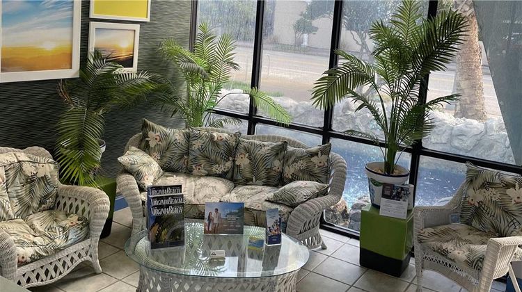 Days Inn Virginia Beach at the Beach Lobby