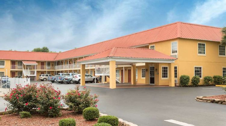 Days Inn by Wyndham Barnwell Exterior