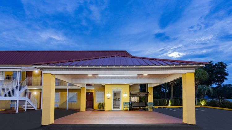 Days Inn by Wyndham Barnwell Exterior